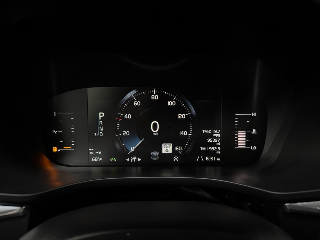 2018 Volvo XC60 Image 38