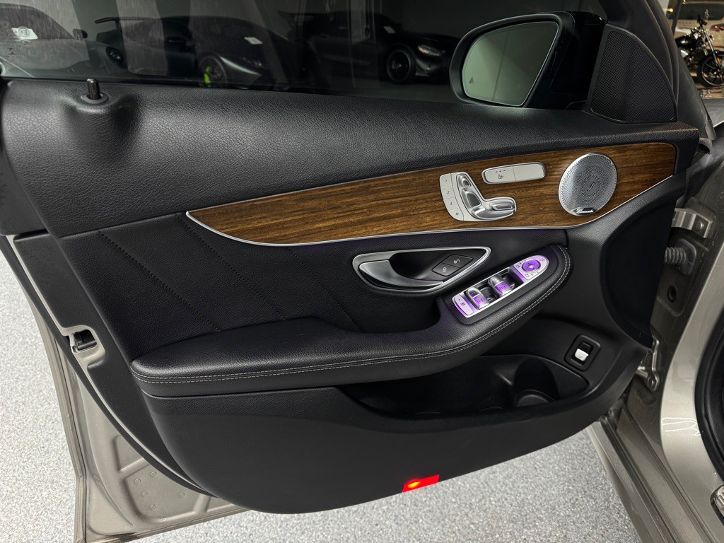 2019 Mercedes-Benz C-Class Image 19