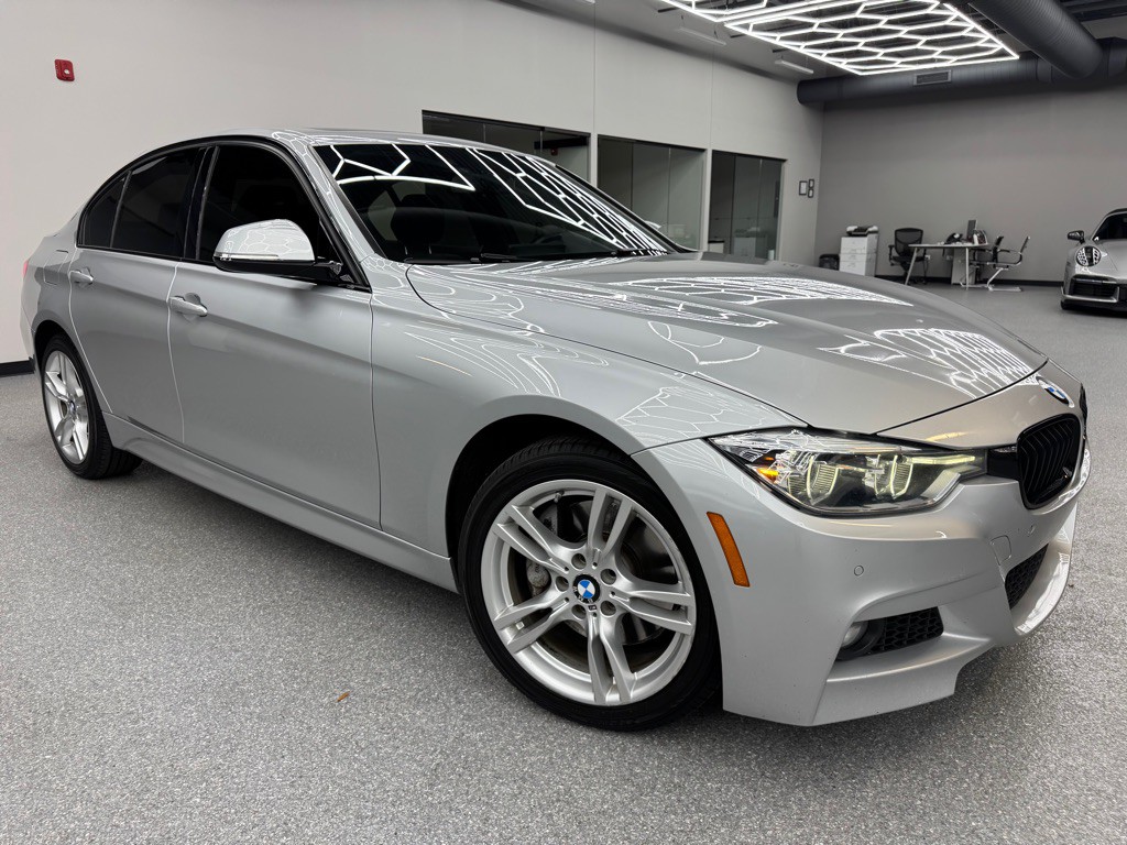 2016 BMW 3 Series Image 2