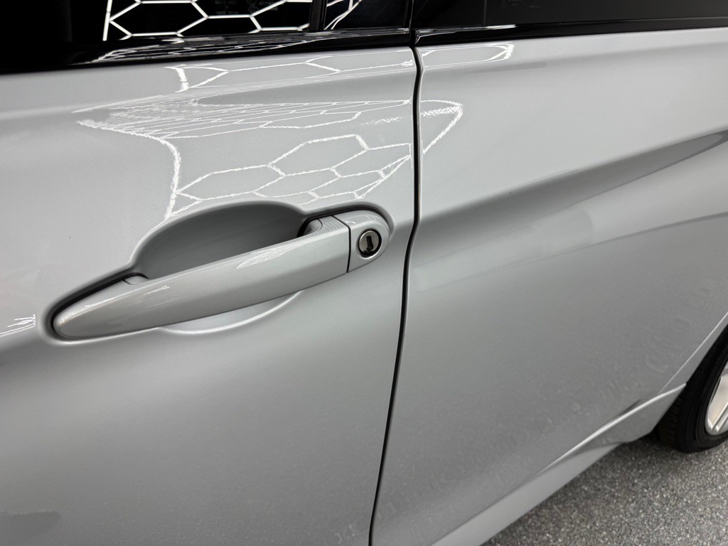 2016 BMW 3 Series Image 9