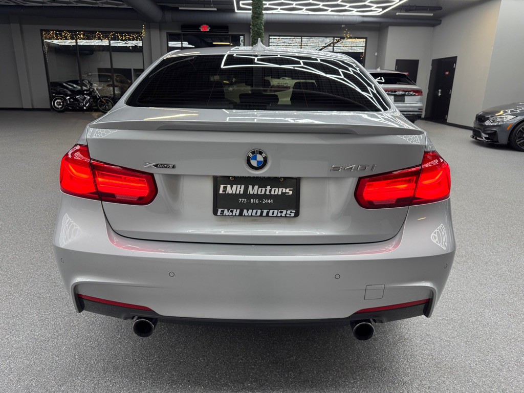 2016 BMW 3 Series Image 12