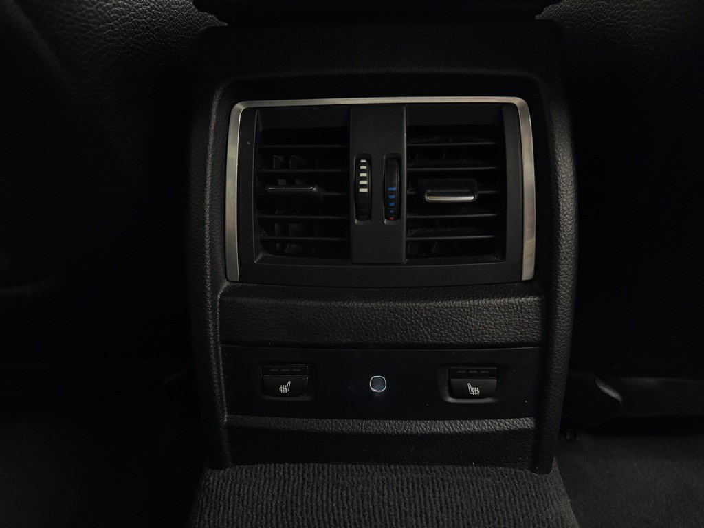 2016 BMW 3 Series Image 27