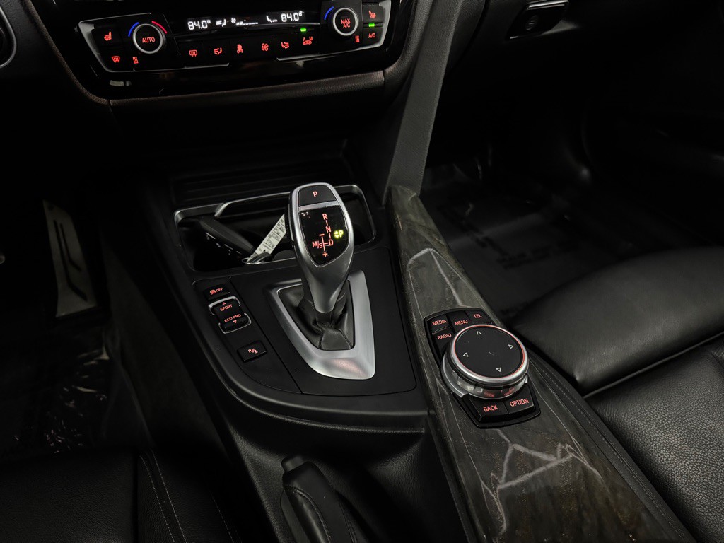 2016 BMW 3 Series Image 38