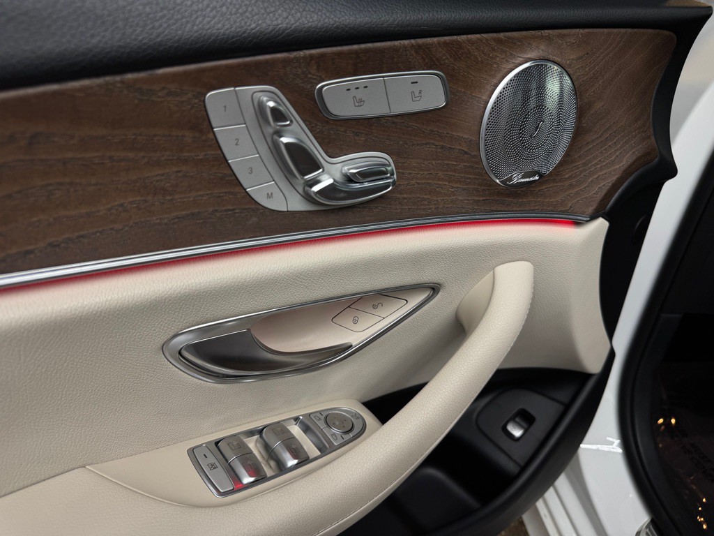 2017 Mercedes-Benz E-Class Image 19