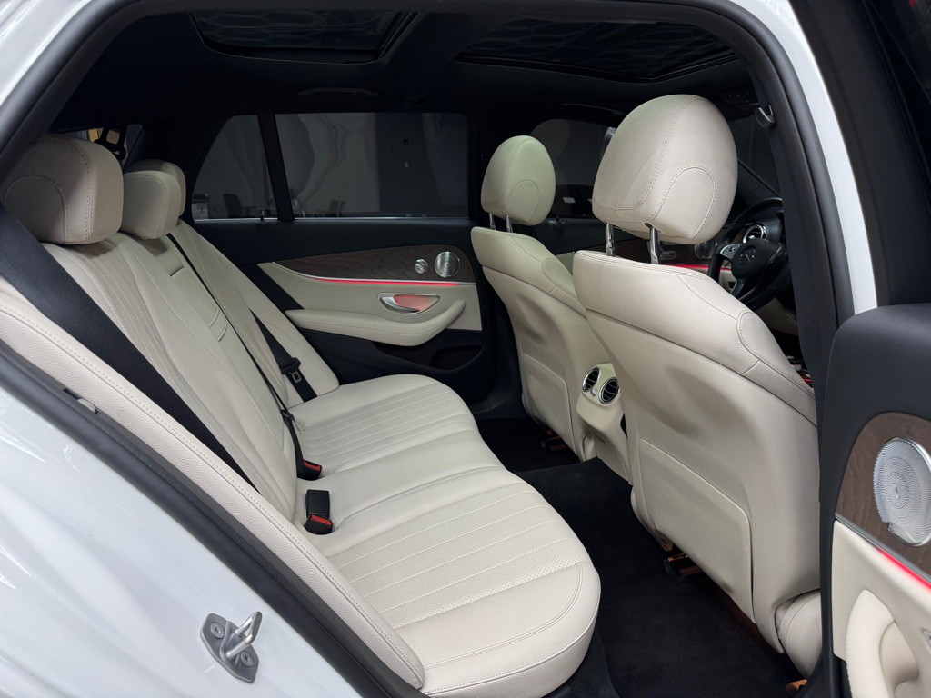 2017 Mercedes-Benz E-Class Image 28