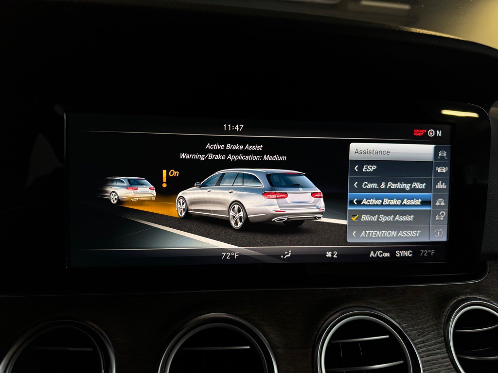 2017 Mercedes-Benz E-Class Image 38