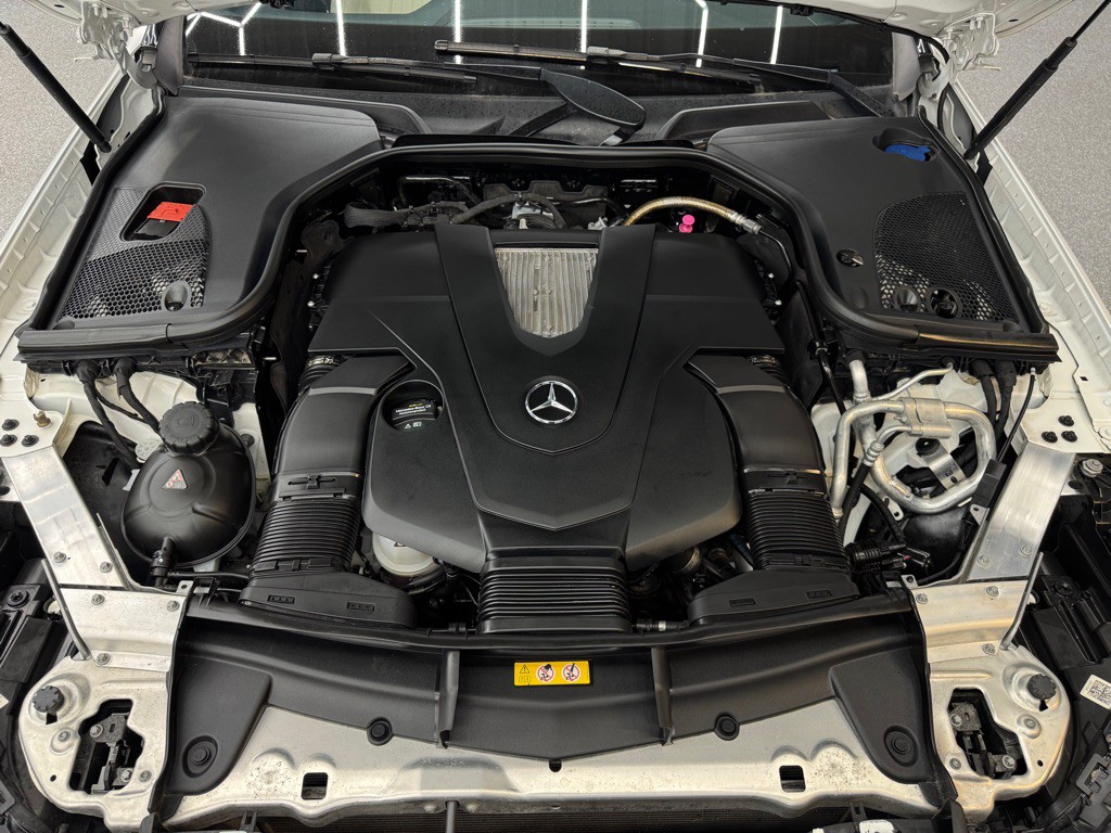 2017 Mercedes-Benz E-Class Image 45