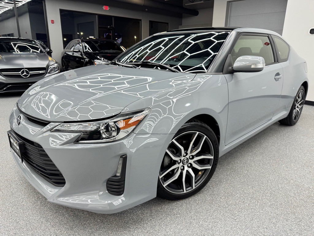 2016 Scion tC Image 8