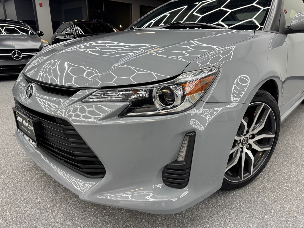 2016 Scion tC Image 9