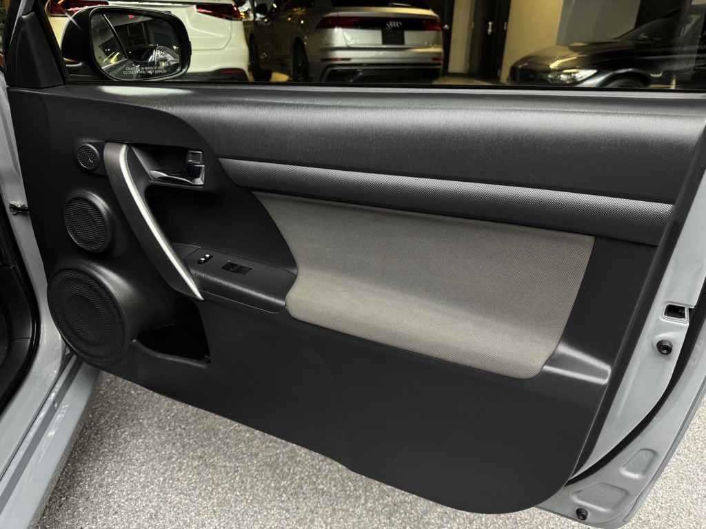 2016 Scion tC Image 25