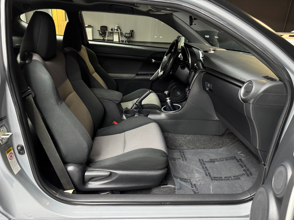 2016 Scion tC Image 26