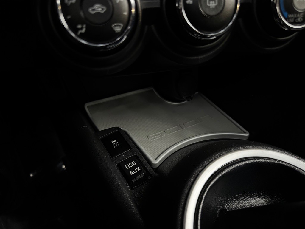 2016 Scion tC Image 32