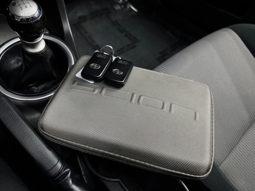 2016 Scion tC Image 35