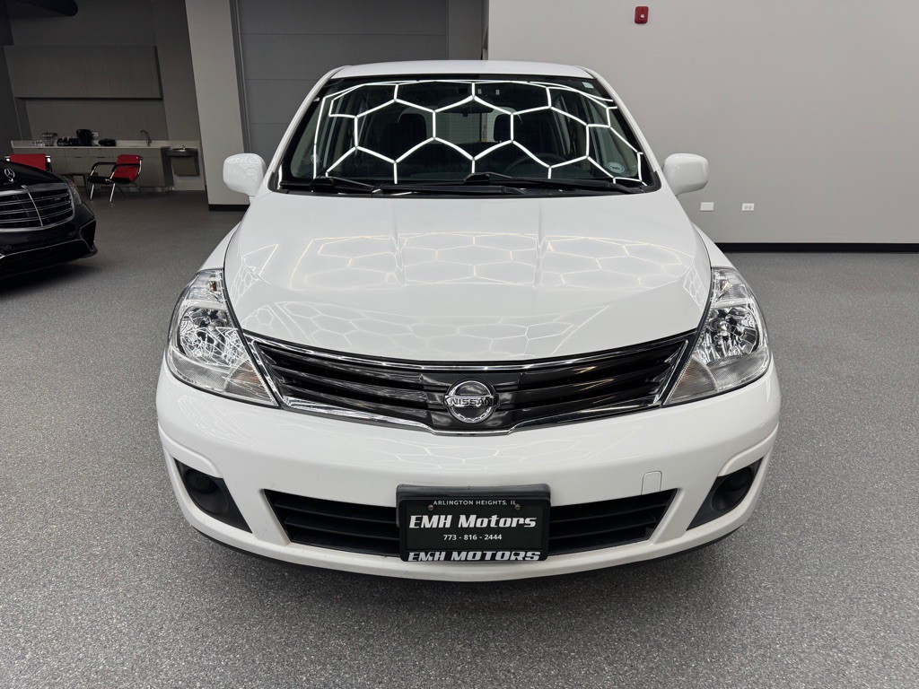 2011 Nissan Versa Image 3