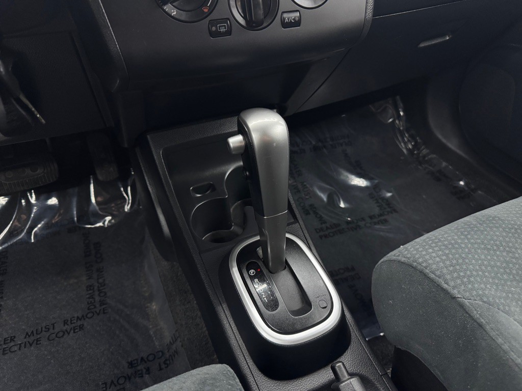 2011 Nissan Versa Image 18