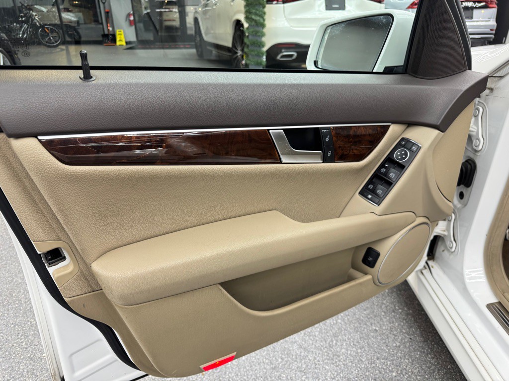 2014 Mercedes-Benz C-Class Image 15