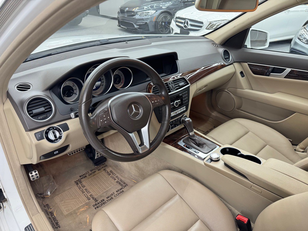 2014 Mercedes-Benz C-Class Image 17