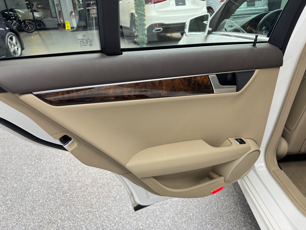 2014 Mercedes-Benz C-Class Image 18
