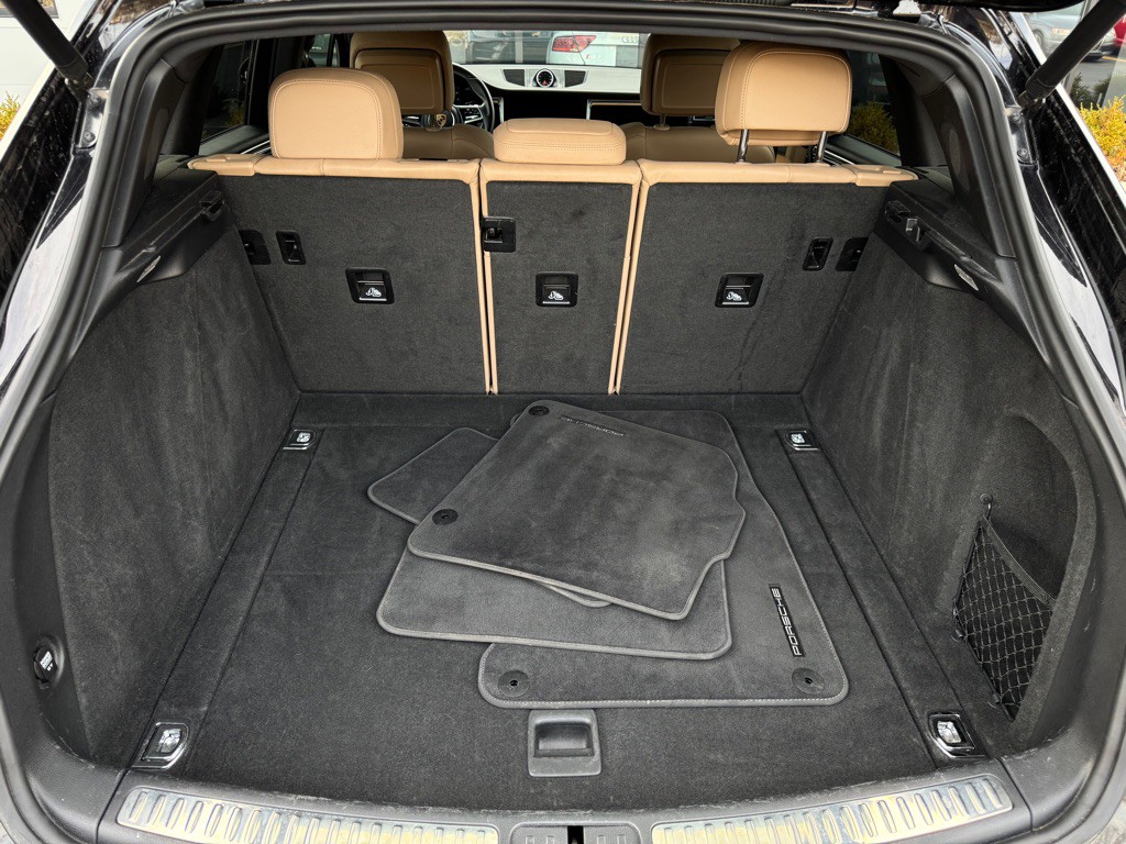 2019 Porsche Macan Image 21