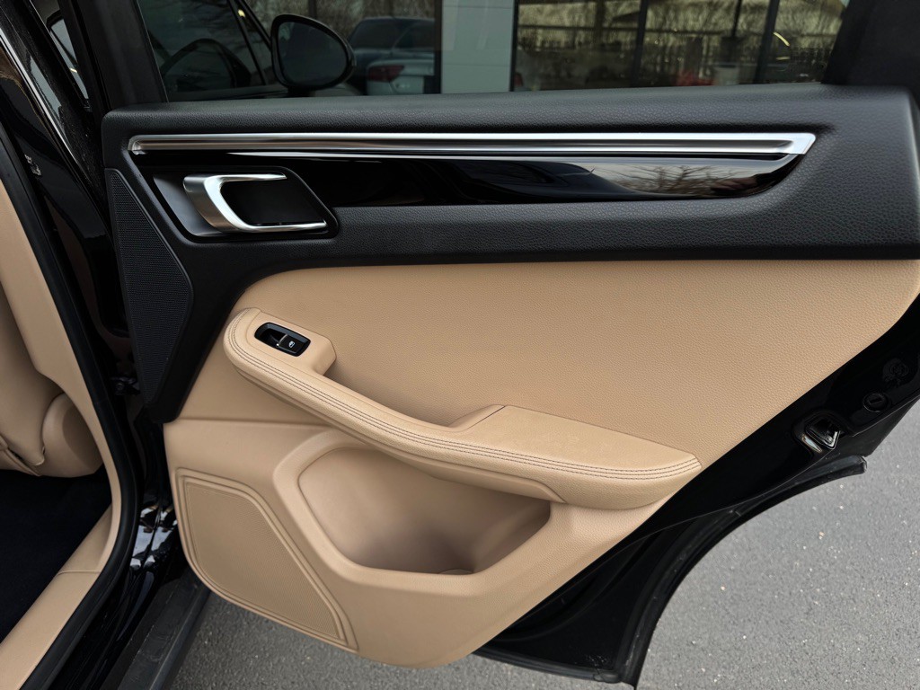 2019 Porsche Macan Image 23