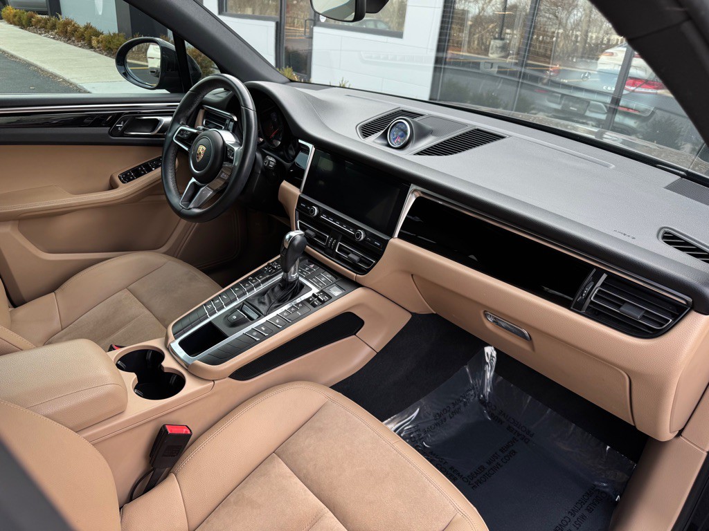 2019 Porsche Macan Image 28