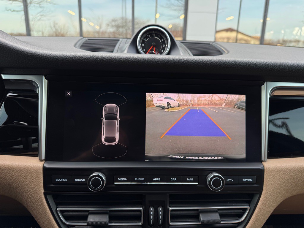 2019 Porsche Macan Image 31