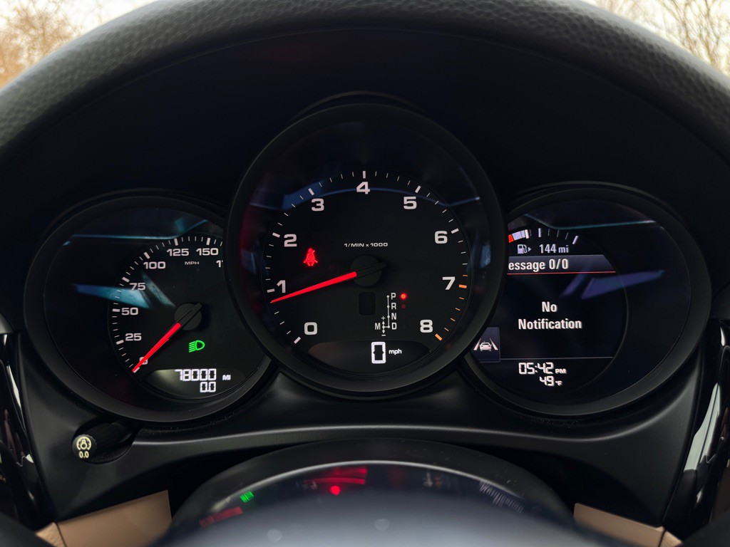 2019 Porsche Macan Image 38