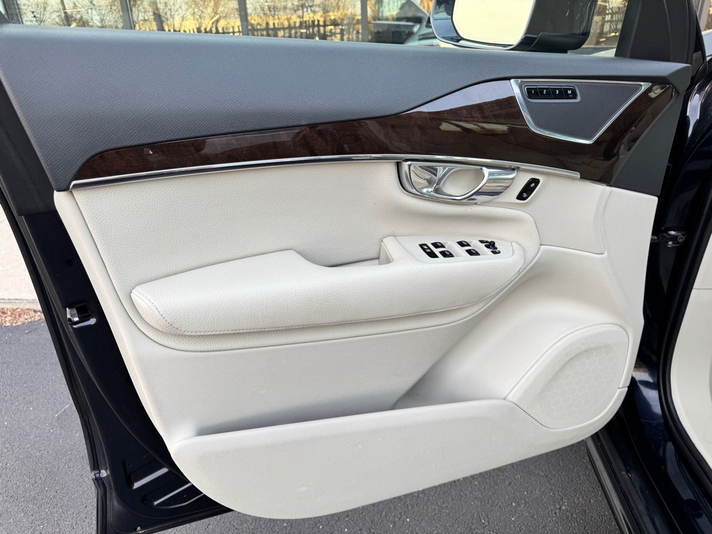 2016 Volvo XC90 Image 13