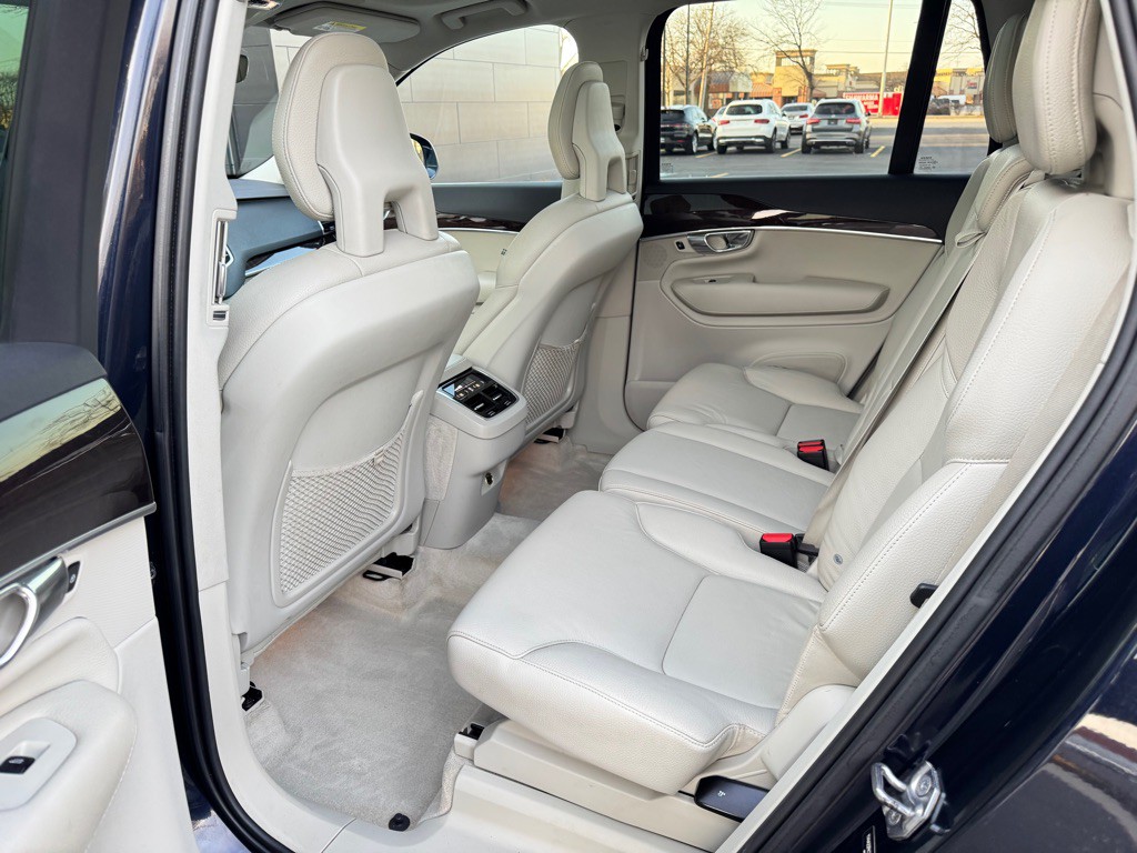 2016 Volvo XC90 Image 17