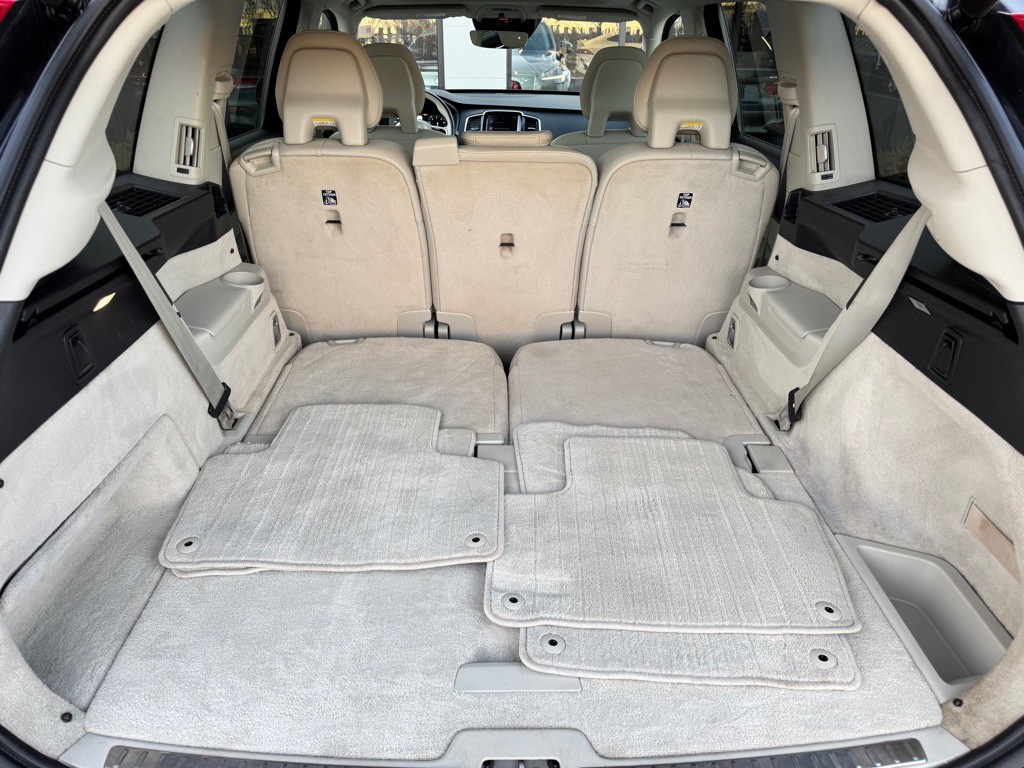 2016 Volvo XC90 Image 19