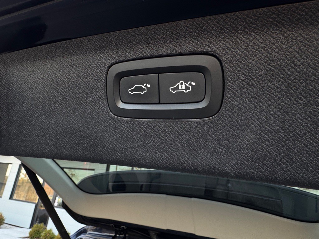 2016 Volvo XC90 Image 20