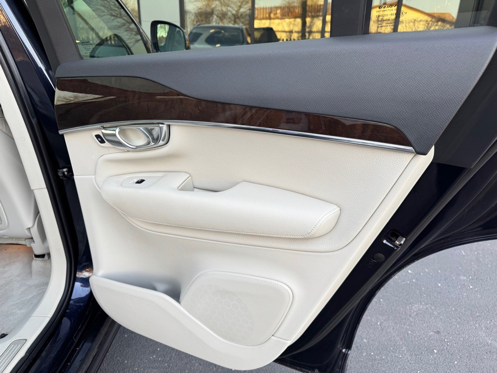 2016 Volvo XC90 Image 21