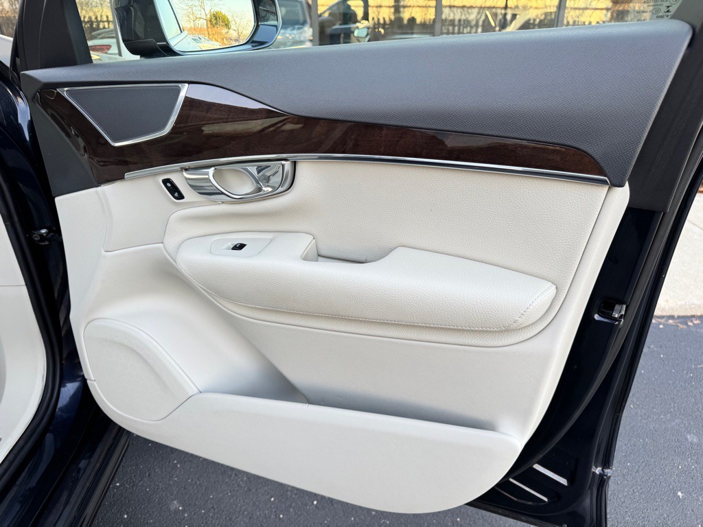 2016 Volvo XC90 Image 24