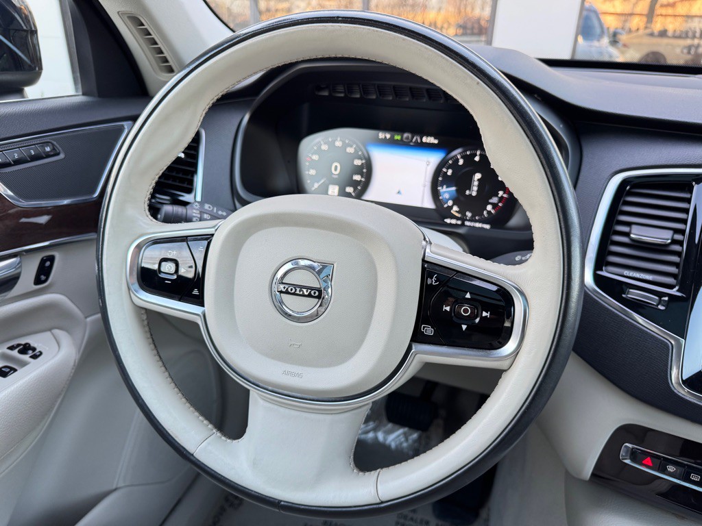 2016 Volvo XC90 Image 28