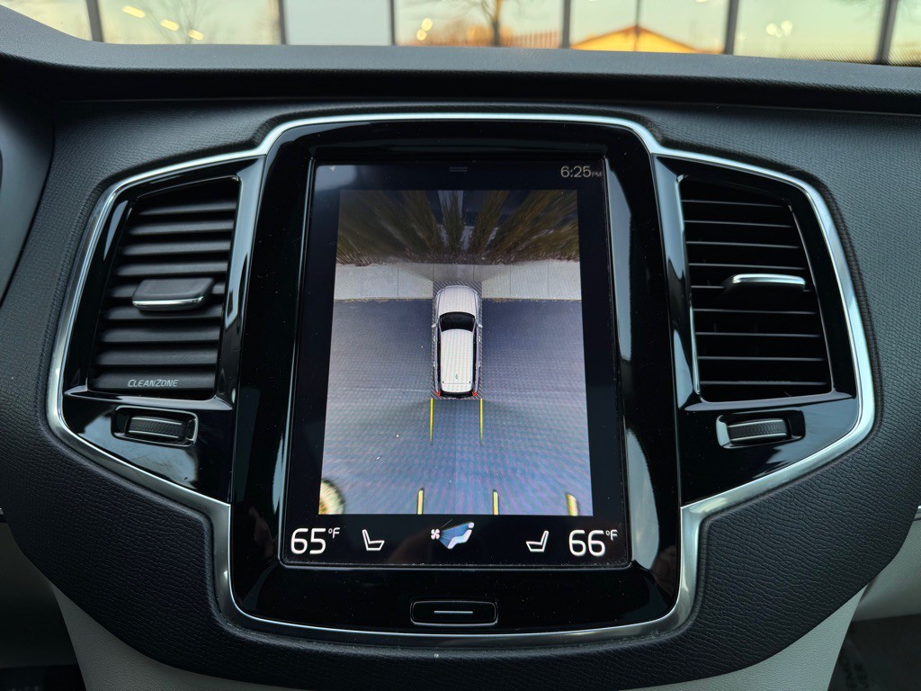 2016 Volvo XC90 Image 30