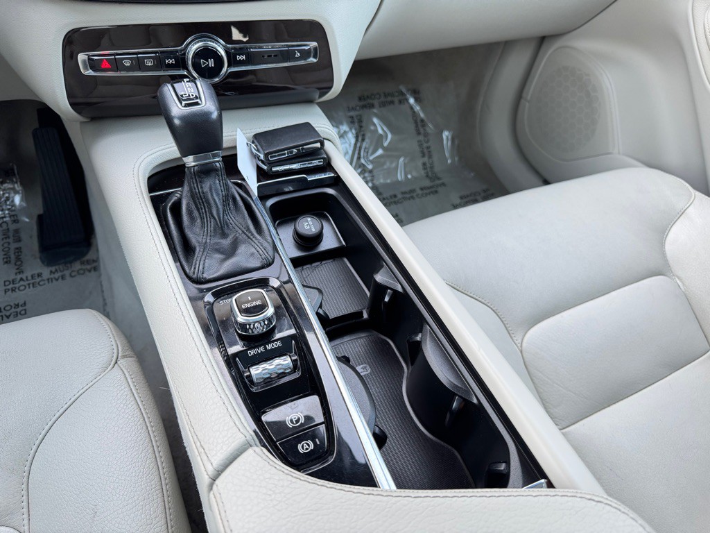 2016 Volvo XC90 Image 33