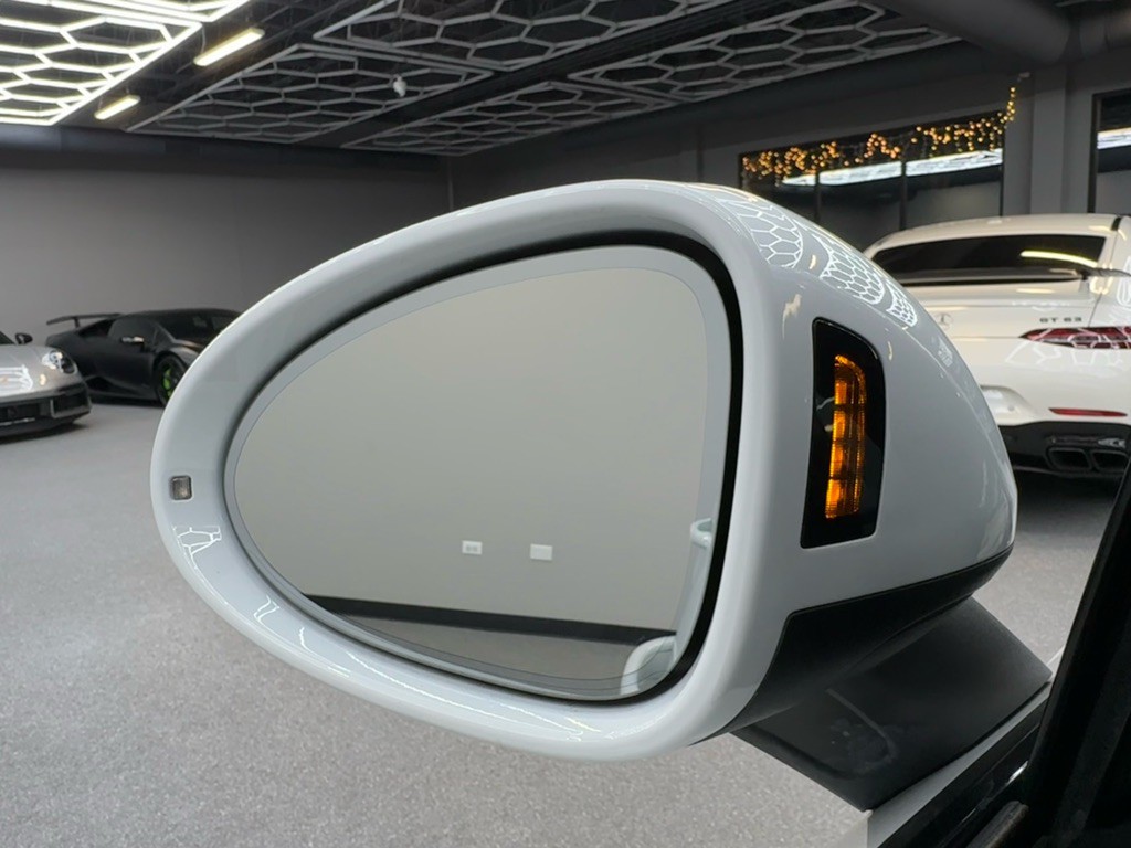 2019 Porsche Macan Image 18