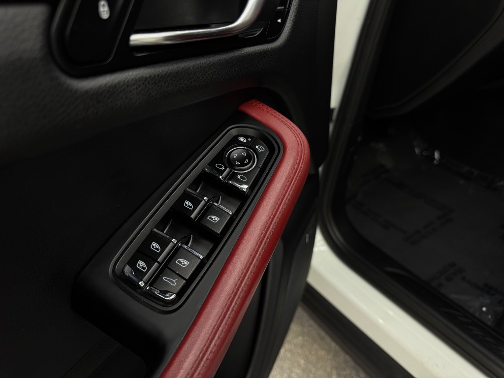 2019 Porsche Macan Image 20