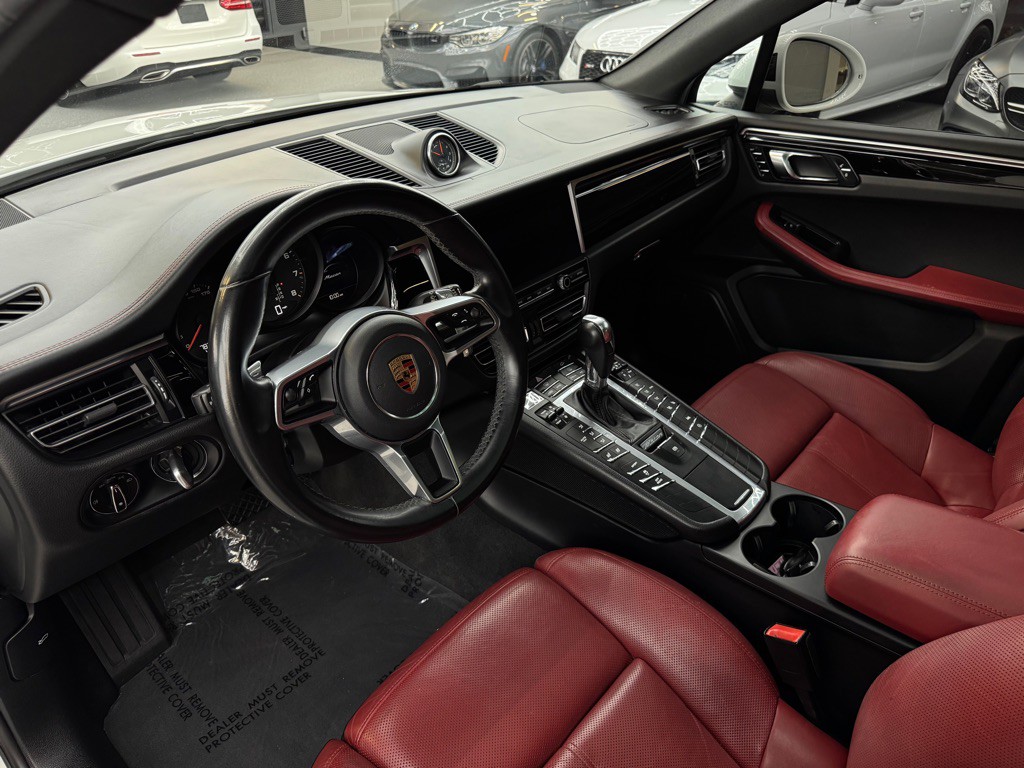 2019 Porsche Macan Image 22