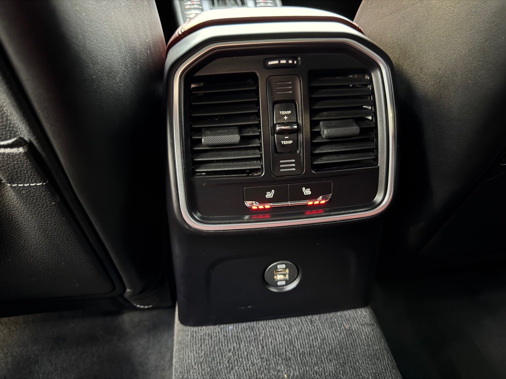 2019 Porsche Macan Image 29