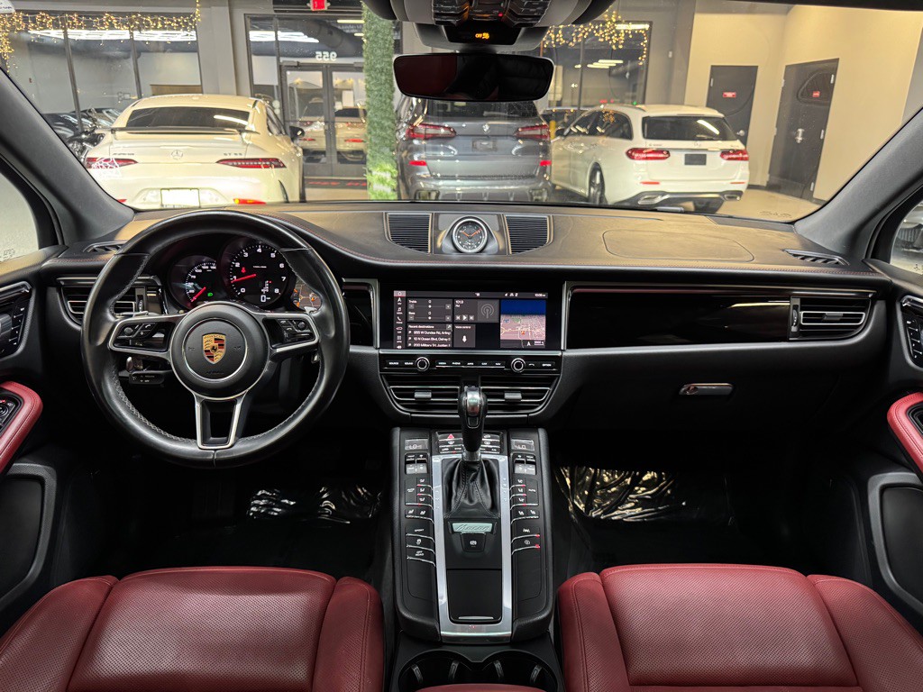 2019 Porsche Macan Image 31