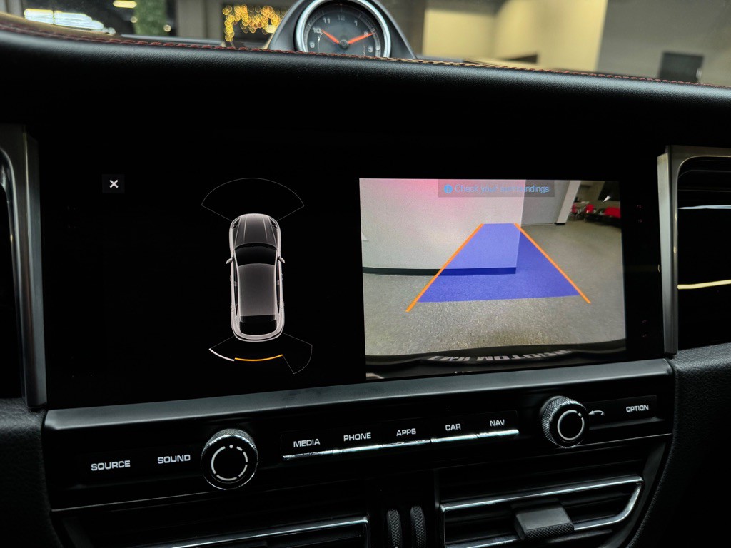 2019 Porsche Macan Image 33