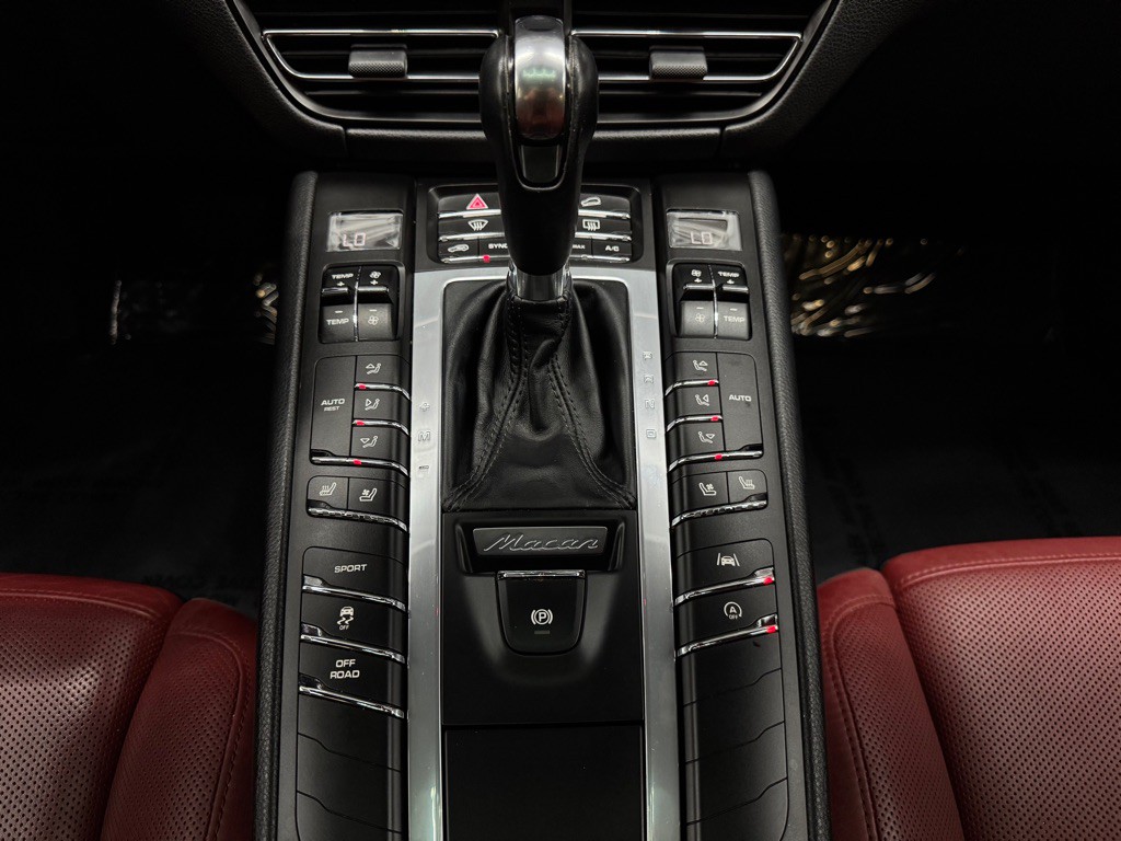 2019 Porsche Macan Image 39