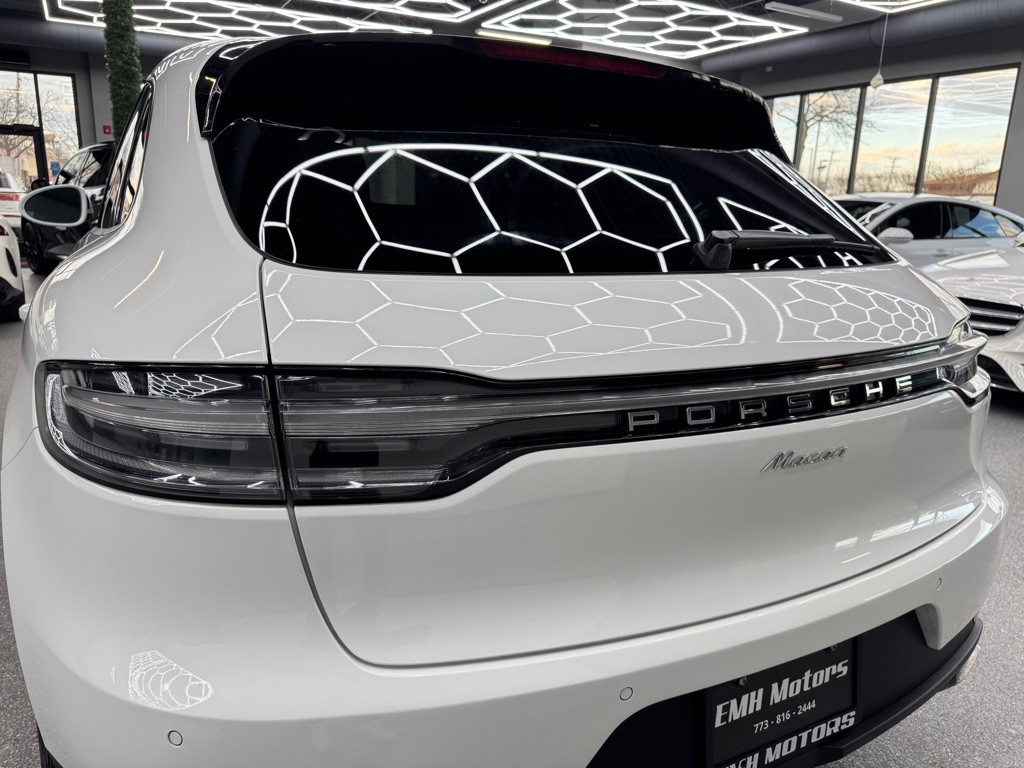 2019 Porsche Macan Image 11