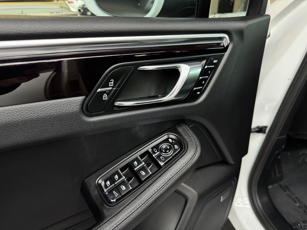 2019 Porsche Macan Image 18