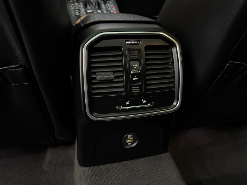 2019 Porsche Macan Image 22