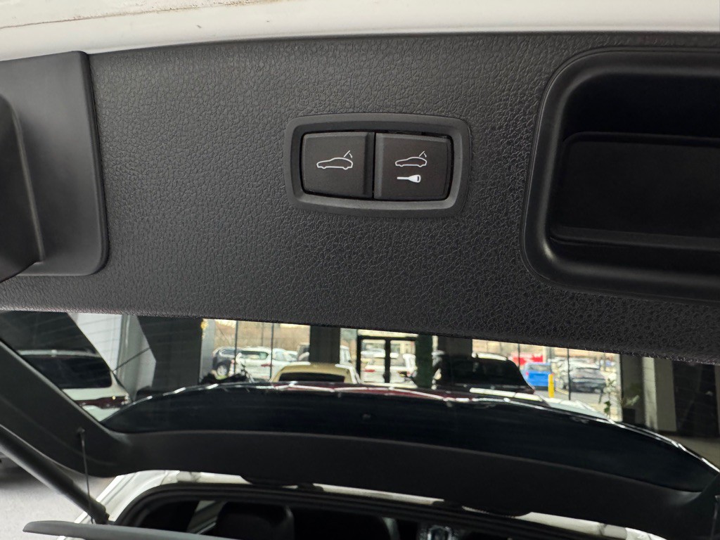 2019 Porsche Macan Image 24