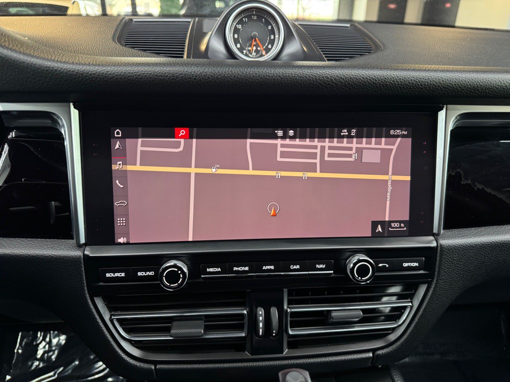 2019 Porsche Macan Image 33