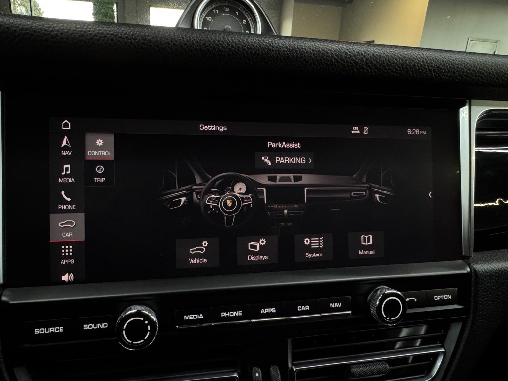 2019 Porsche Macan Image 35