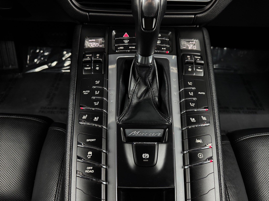 2019 Porsche Macan Image 39